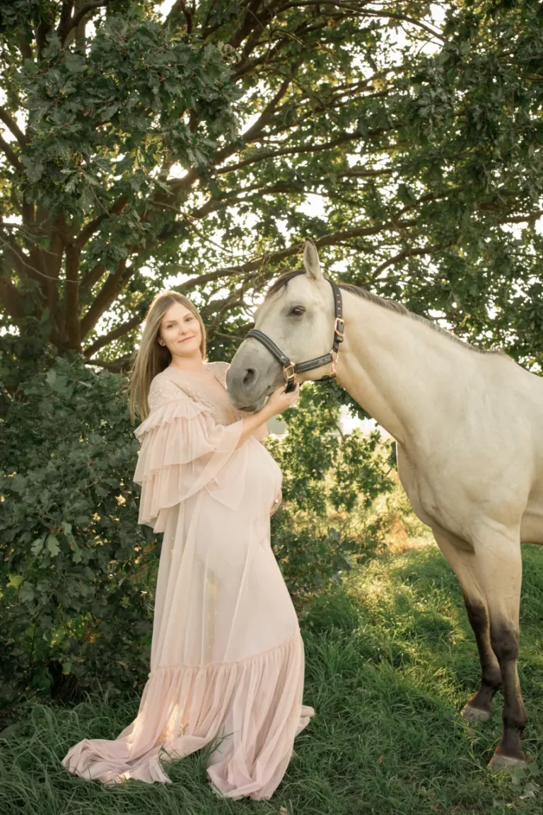 Exklusives BDSM-Spielzimmer mit StyleFetish Möbeln im Apartment Begierde & Verlangen