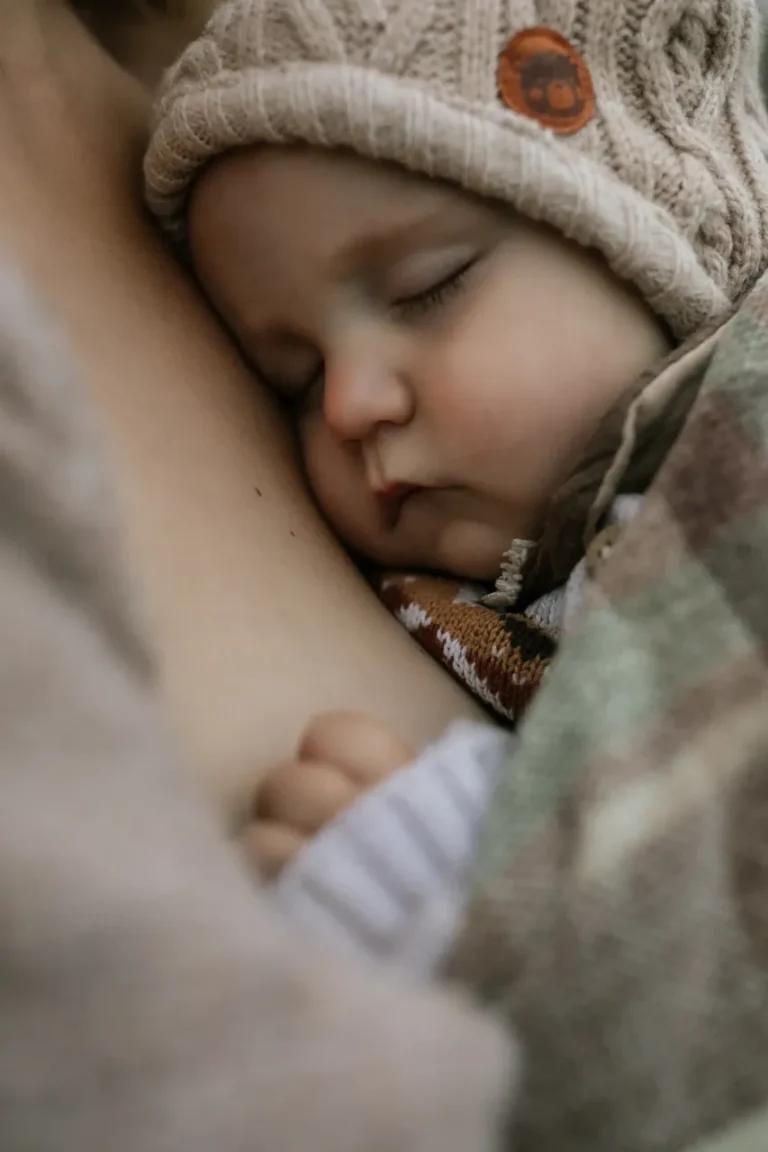 Exklusives BDSM-Spielzimmer mit StyleFetish Möbeln im Apartment Begierde & Verlangen